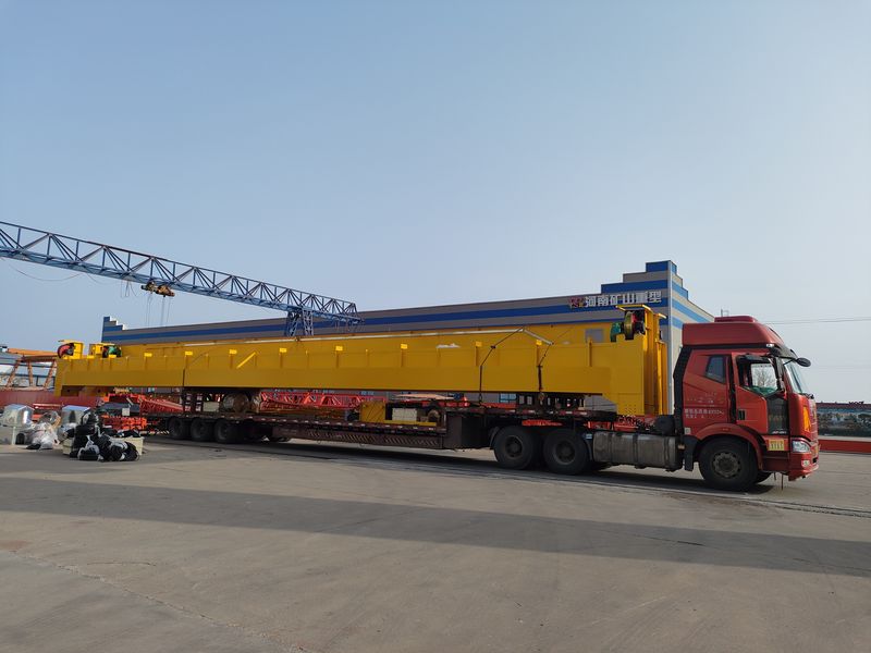 通用橋式起重機(jī)  QD32/5t—25.5m  制作完成，發(fā)往河南洛陽(yáng)交付客戶使用
