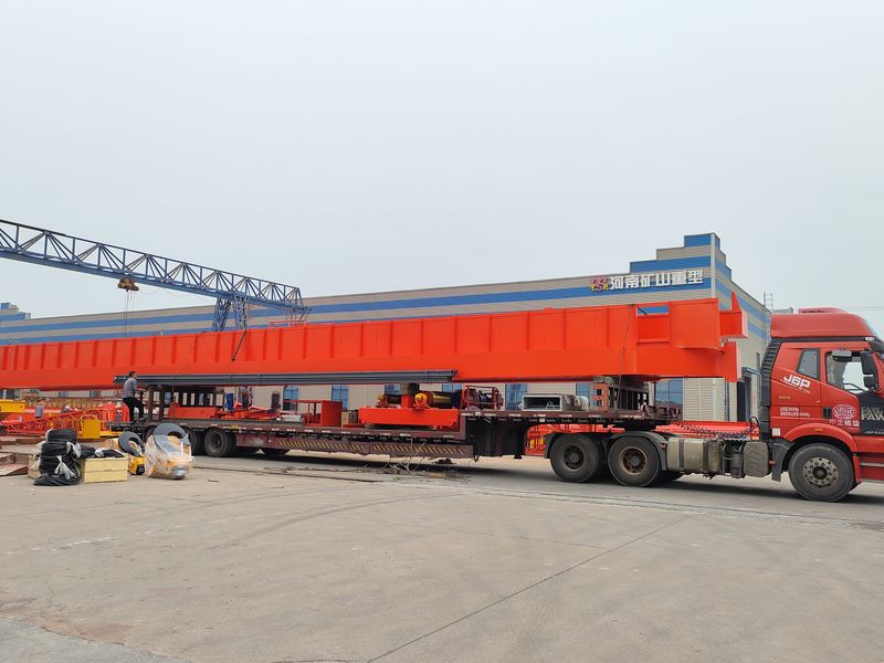 通用橋式起重機(jī) QDXX32/5t—27.7m 制作完成，發(fā)往陜西省銅川市交付客戶使用。